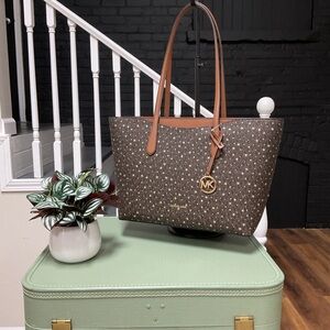 Michael Kors Arden Large Tote Brown MK Signature Gold Star Print NWT
